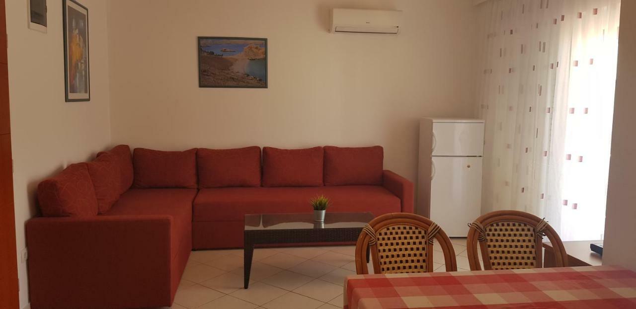 Apartments Biba Новаля Екстериор снимка