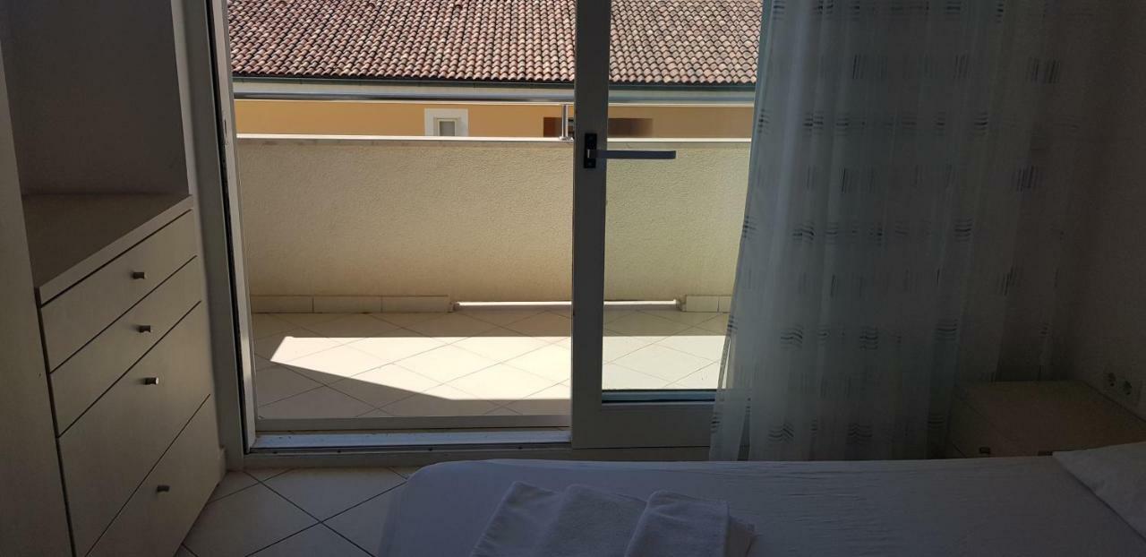 Apartments Biba Новаля Екстериор снимка
