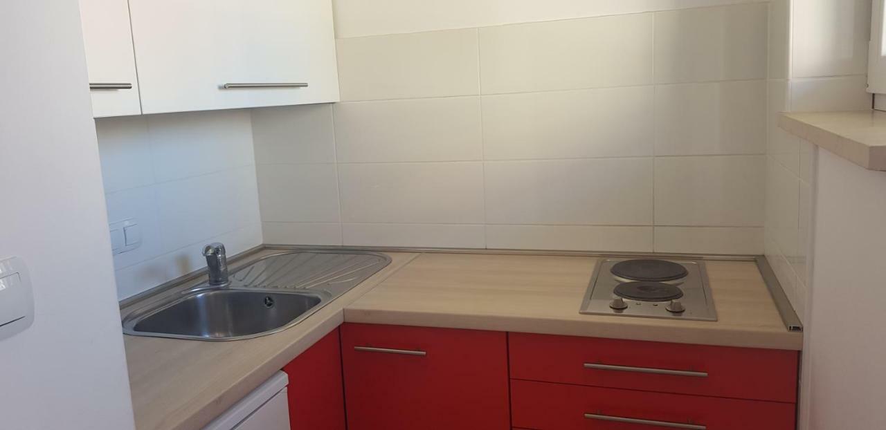 Apartments Biba Новаля Екстериор снимка