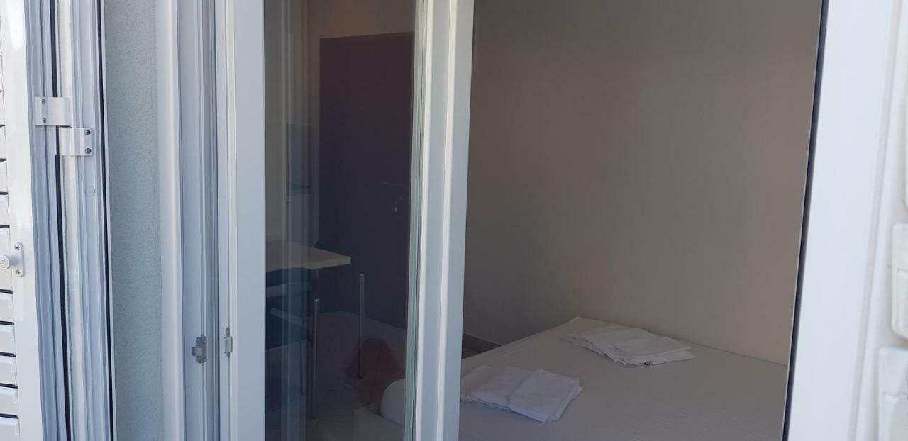Apartments Biba Новаля Екстериор снимка