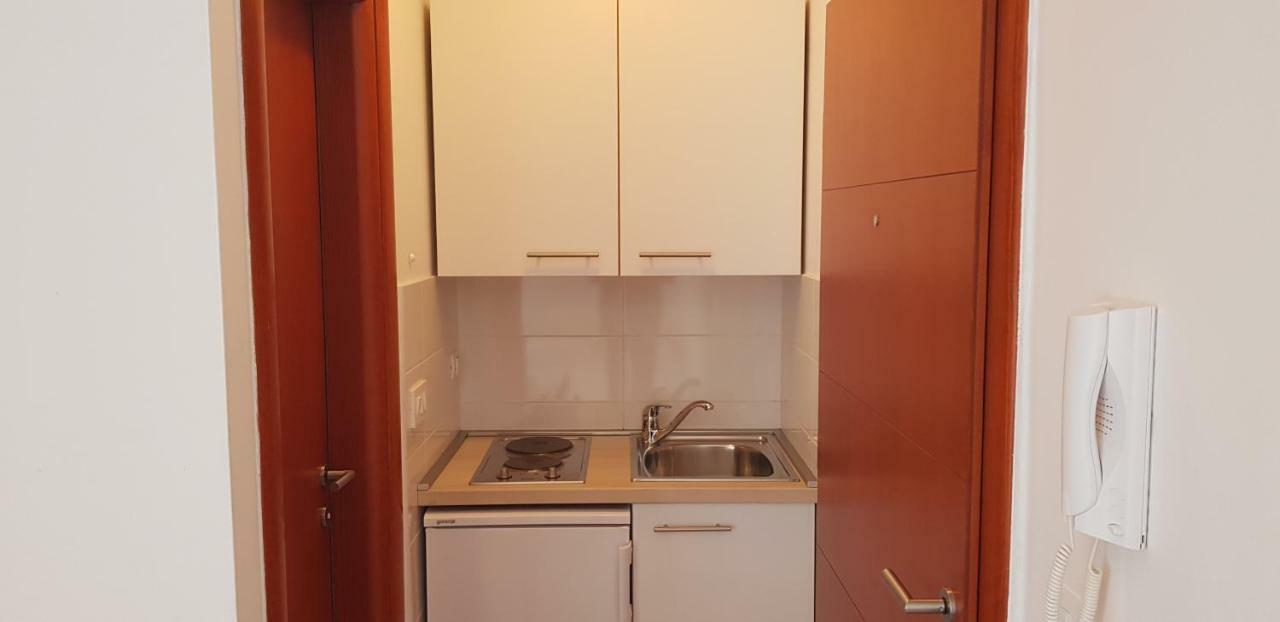 Apartments Biba Новаля Екстериор снимка