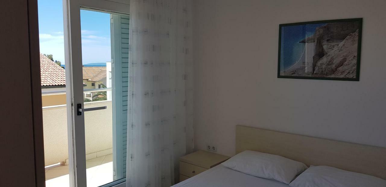 Apartments Biba Новаля Екстериор снимка